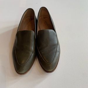 Madewell Frances pointed toe leather slip on loafers. Dried olive size 7.